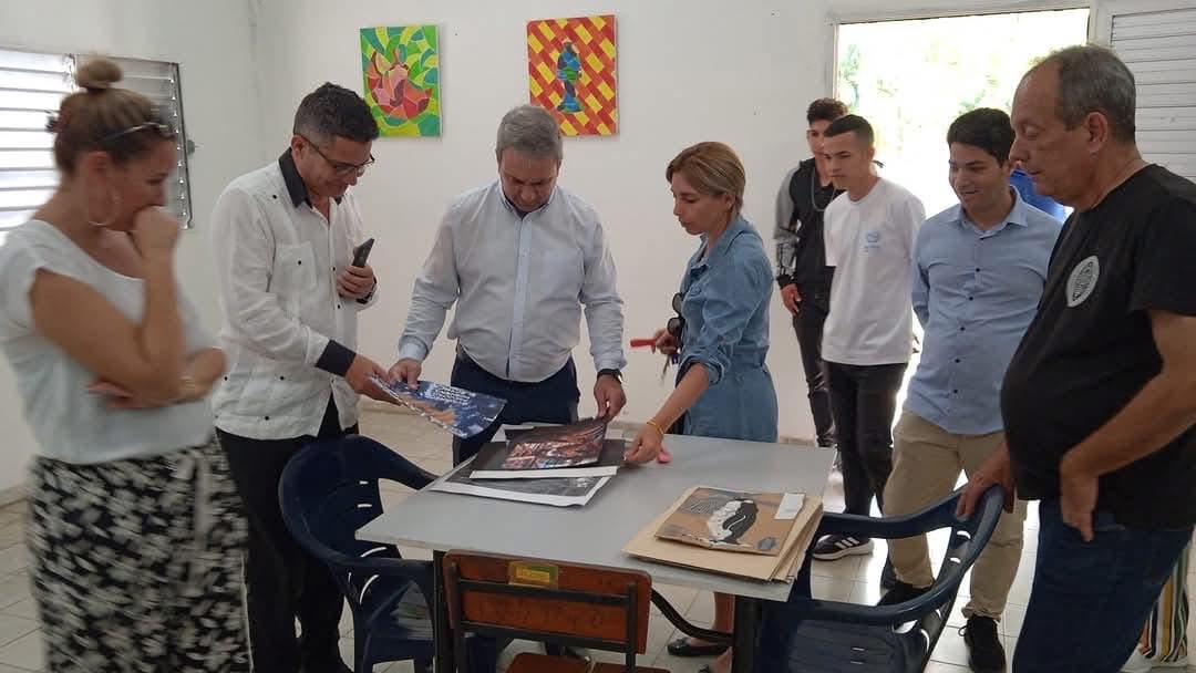 ✅Realiza visita de trabajo a la <a href="/UCLVCU/">UCLV 🇨🇺</a> el ministro Dr. C. <a href="/WalterBG_MES/">Walter Baluja García</a> durante el cual realizó un recorrido por la Casita Infantil Los Criollitos, la Casa del Estudiante, las áreas deportivas y el CIDEM.
Acompañado de <a href="/lbolivera73/">Luis A. Barranco Olivera</a> y su equipo de trabajo. 
#UniversidadCubana