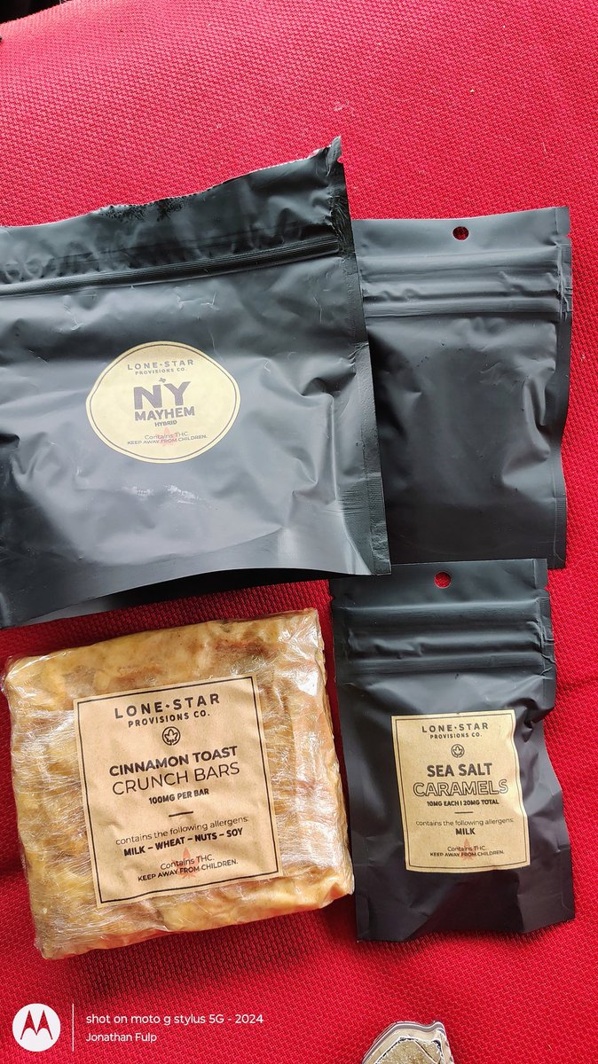 Well the package has landed! It's going to be a fun weekend! The best company to get you what you need in taste and quality. Shout out to <a href="/lsprovisionsco/">Lone Star Provisions Co.</a> <a href="/0xDillo/">DILLO</a> <a href="/bakedontheblock/">melissa 🍪</a>