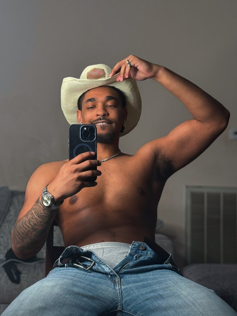 KingA💦✨ tweet media