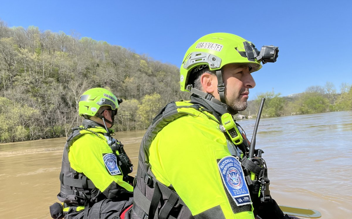 fema's tweet photo. Major flooding hazards are ongoing across several states. For your safety, do not enter flooded areas. Avoid walking and driving through floodwater.

Pictured: Maryland Task Force 1 and Virginia Task Force 1 rescue people from flooded homes in Kentucky. https://t.co/OKxec1FJhy