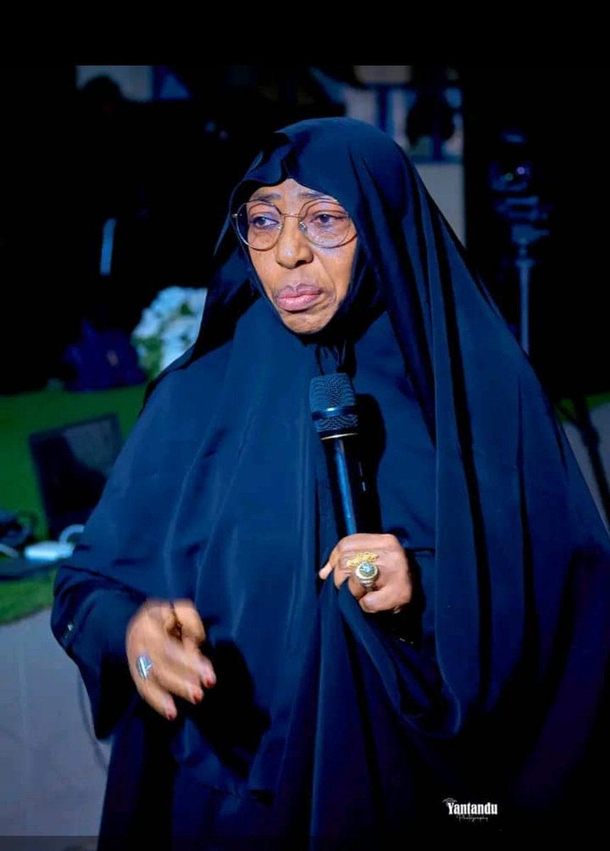 This is malama Zeenat Ibrahim Zakzaky,  a one and only wife of Sheikh Zakzaky (H), a mother of six martyrs.

She sacrifice three of her sons on the course of Palestinian Freedom, which I believe she did what the whole clubs of so called Arabs countries didn't.

#FridayFeeling