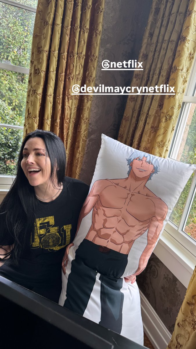 DarkPrinceEV's tweet photo. I can't believe this yet! I CAN'T!!! Someone slap me and wake me up! AMY AND DANTE?!?!?! IN ONE FRAME? https://t.co/0x49wSEcTy