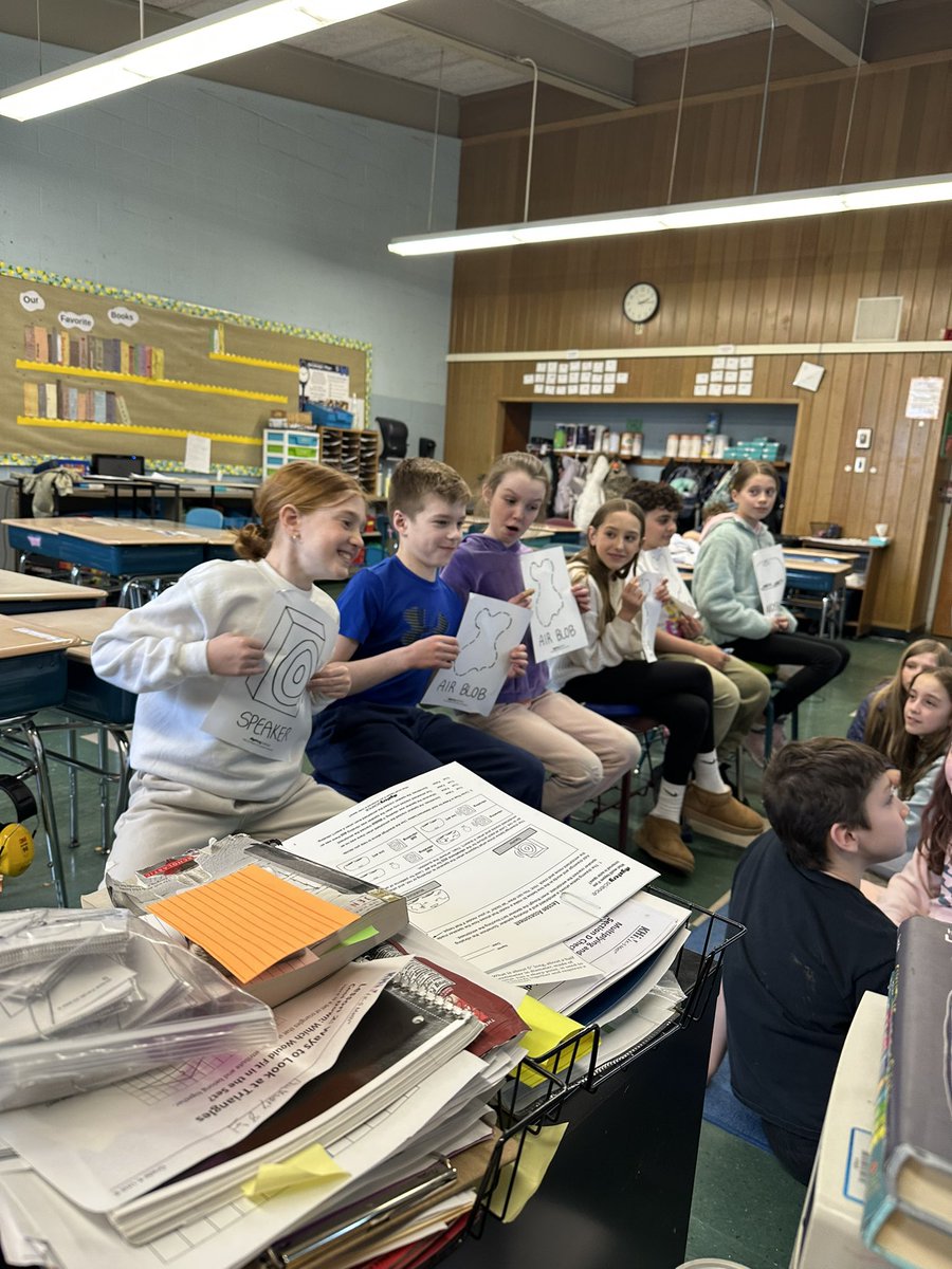 MrsScottDale's tweet photo. Modeling how sound waves travel through the air (and being a little silly!) #beproudbedale #medfieldps https://t.co/7k4K0bXh7e