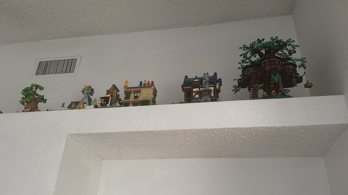 Dodgerfan005's tweet photo. @joshuailacey I wanna see your Lego collection. Some of mine https://t.co/glqYLWAB50