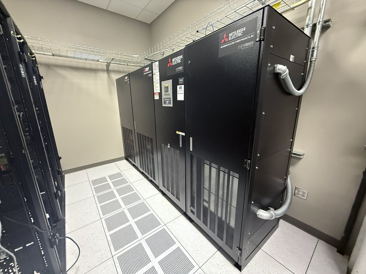AggieFacilities's tweet image. #FacilityFriday Not an eye catching project but a critical one for the operation of Kyle Field. We recently replaced 2 of our UPS units in our IT server room! This is phase 2 of a 3 year plan to replace all the UPS units at Kyle Field and our facility life cycle planning process.