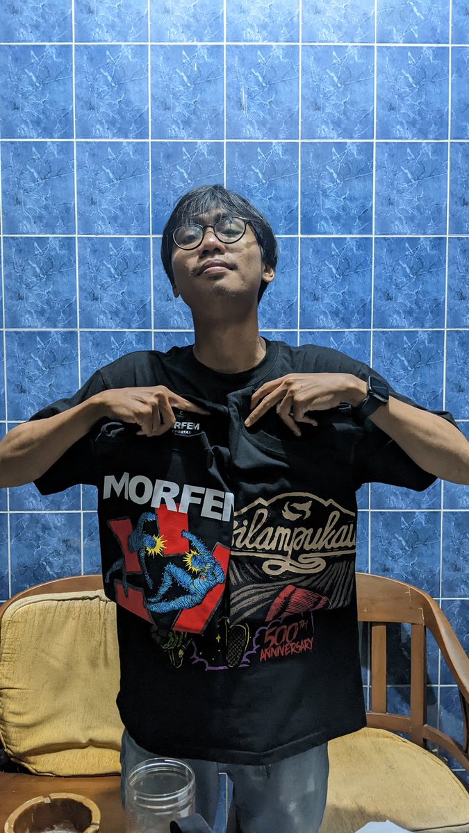 rzkykncrjt's tweet photo. Kaos morfem &amp; kaos silampukau 
Sold to wildan RealMadridJKT48 @__WLDN__
#TestimoniPelanggan
#JekajeStore
#AlwaysBersyukur https://t.co/JwDuRj8BjE