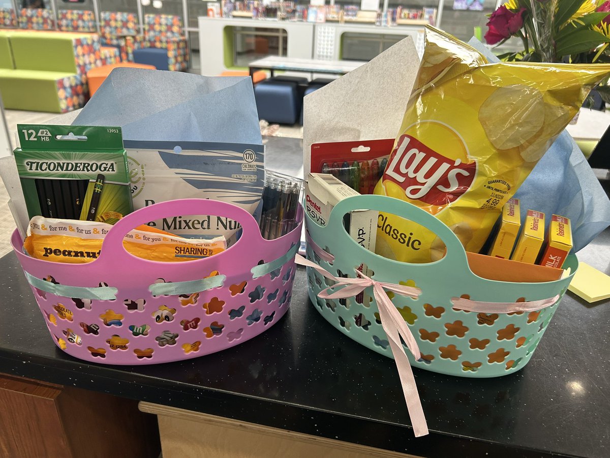 DVMSLibrary (Dep. Sheriff Peter Herrera Library) (@delvmslibrary) on Twitter photo Thank you <a href="/vronicasworld/">Veronica Frias</a> for the awesome baskets for #NationalSchoolLibraryWeek!! 😍😍#OFOD We are in 💙!!! <a href="/Del_Valle_MS/">Del Valle Middle School</a> <a href="/ChavezJaquie/">Jaquie Chavez</a> Thank you <a href="/vronicasworld/">Veronica Frias</a> for the awesome baskets for #NationalSchoolLibraryWeek!! 😍😍#OFOD We are in 💙!!! <a href="/Del_Valle_MS/">Del Valle Middle School</a> <a href="/ChavezJaquie/">Jaquie Chavez</a>