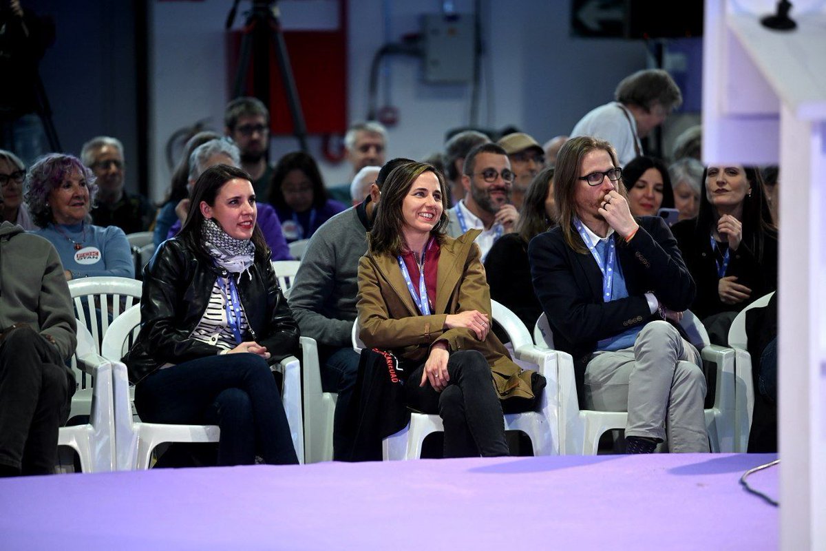 Primer día de #LaQuintadePodemos y orgullosa de este equipazo y militancia que nunca fallan. Orgullosa de Podemos y de todo lo que representa. Gracias. 💜