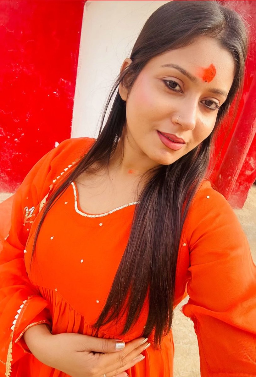 खुद की उलझनें सुलझाने में लगे हैं 
फुर्सत में करेंगे तुमसे हिसाब- ए-जिंदगी