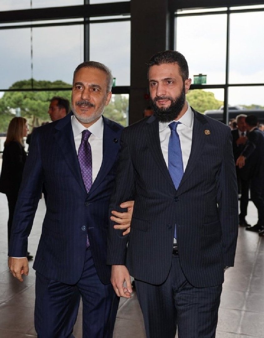 Bu ulkede yasayan alevilere tehdit gibi  bir fotograf. Hepimizin hafizasina oyle kazindi.