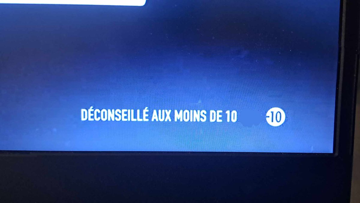 juste_gm_01's tweet photo. Ce soir, je (re)regarde #LePireGendre sur @CStar. Un programme, certainement en raccord avec le personnage joué par @GregGuillotin, qui a été qualifié d'anti-moins de 10 par la chaîne ! 😂 https://t.co/et6goXcwnH