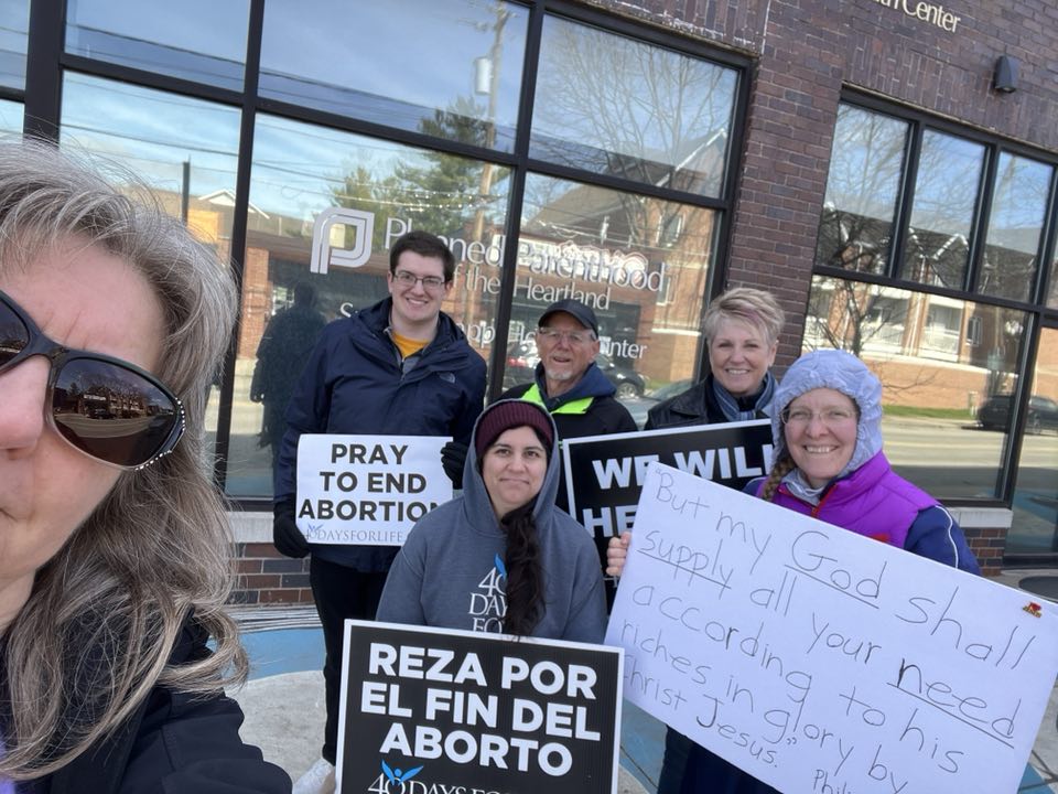 IowaRTL's tweet photo. During the 40 Days for Life Spring Prayer Campaign, we prayed on the sidewalk in front of the Des Moines Susan Knapp Planned Parenthood near Drake University, as well as the Ames Planned Parenthood near Iowa State University. https://t.co/IxRSHVp7Cr https://t.co/PeCnocHgEa