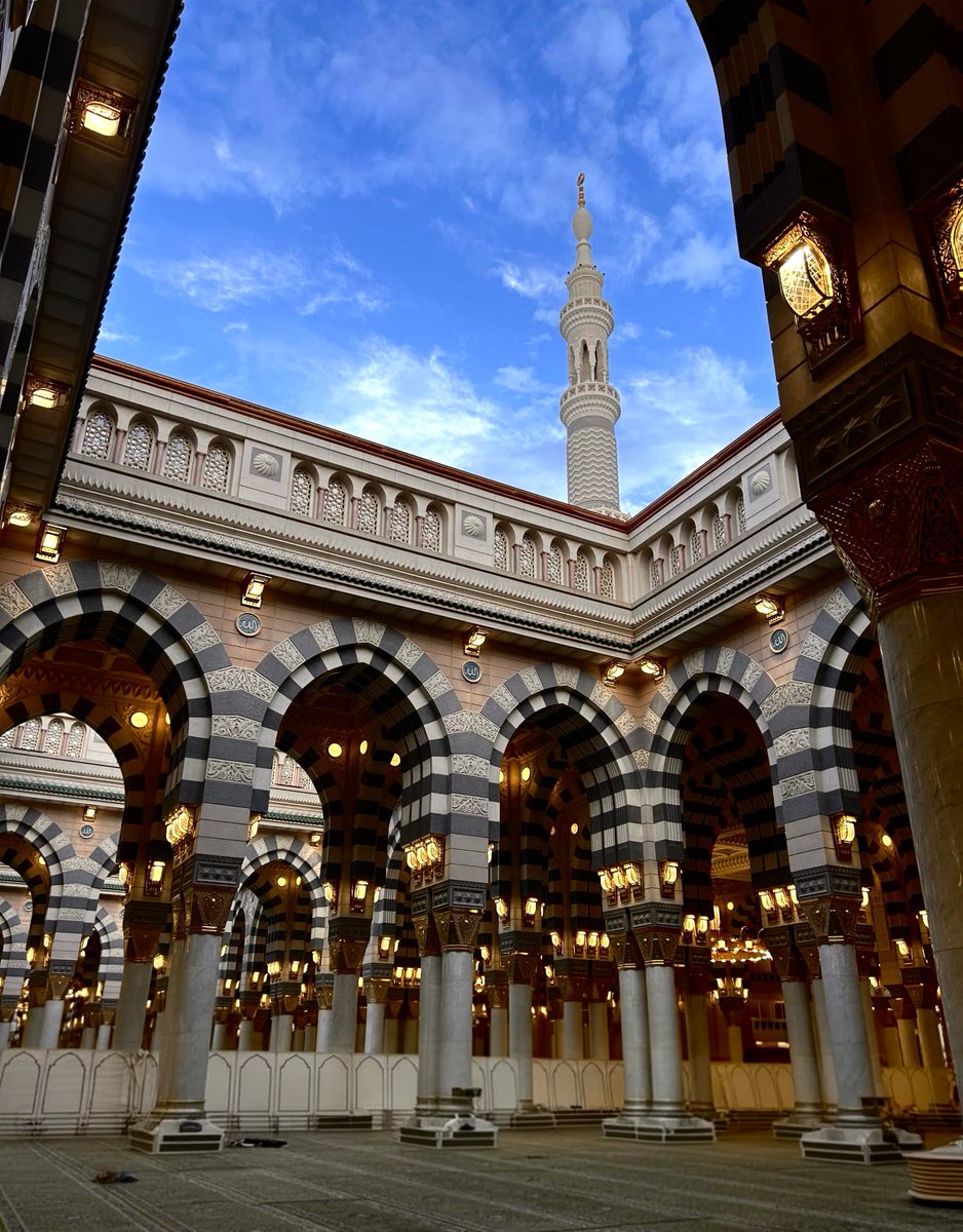 EnginKrdnz61's tweet photo. Resulullah (s.a.v.)’ı ziyaret etme imkânını Allah cümle kullarına nasip eylesin. Rabbim şefaatine nail eylesin. Medine’ den selam ve dualar ile. https://t.co/6gMEcw3N1R