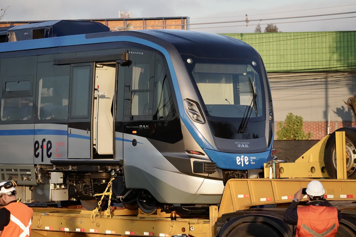 Por acá aún no superamos estos nuevos trenes que llegarán al servicio de <a href="/EFEConstitucion/">Tren Talca - Constitución</a> 💙 que cuentan con: 

✅ Capacidad de 80 pasajeros sentados
✅ Asientos ergonómicos con apoyabrazos y mesas retráctiles
✅ Aire acondicionado y USB
✅ Accesibilidad universal
✅ Bañi