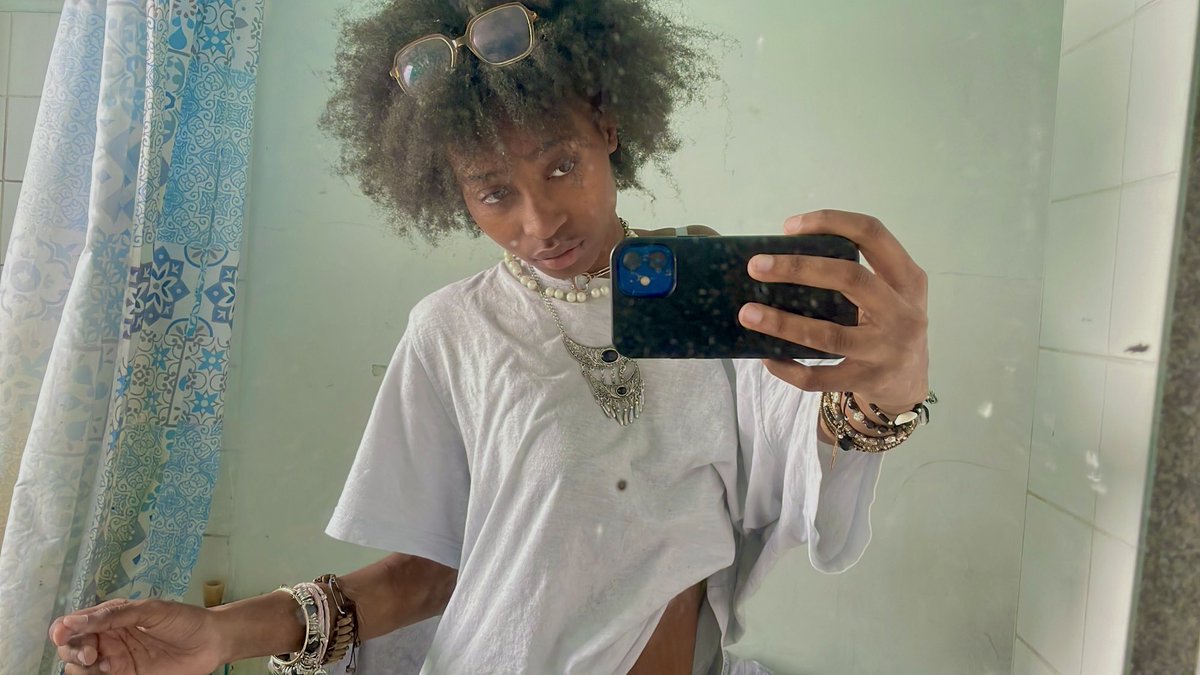 emmaffable's tweet image. Nik1miroircrade cependant #ontop #goated 🤟🏾🤟🏾🤟🏾