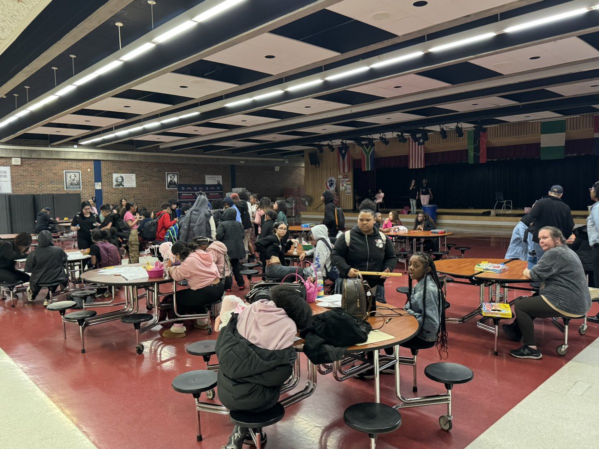 rsmoore5567's tweet photo. Northwest MS Positive Vibes before Spring Break!! #ONERCSD #RCSDNYS https://t.co/FWPhF360VX