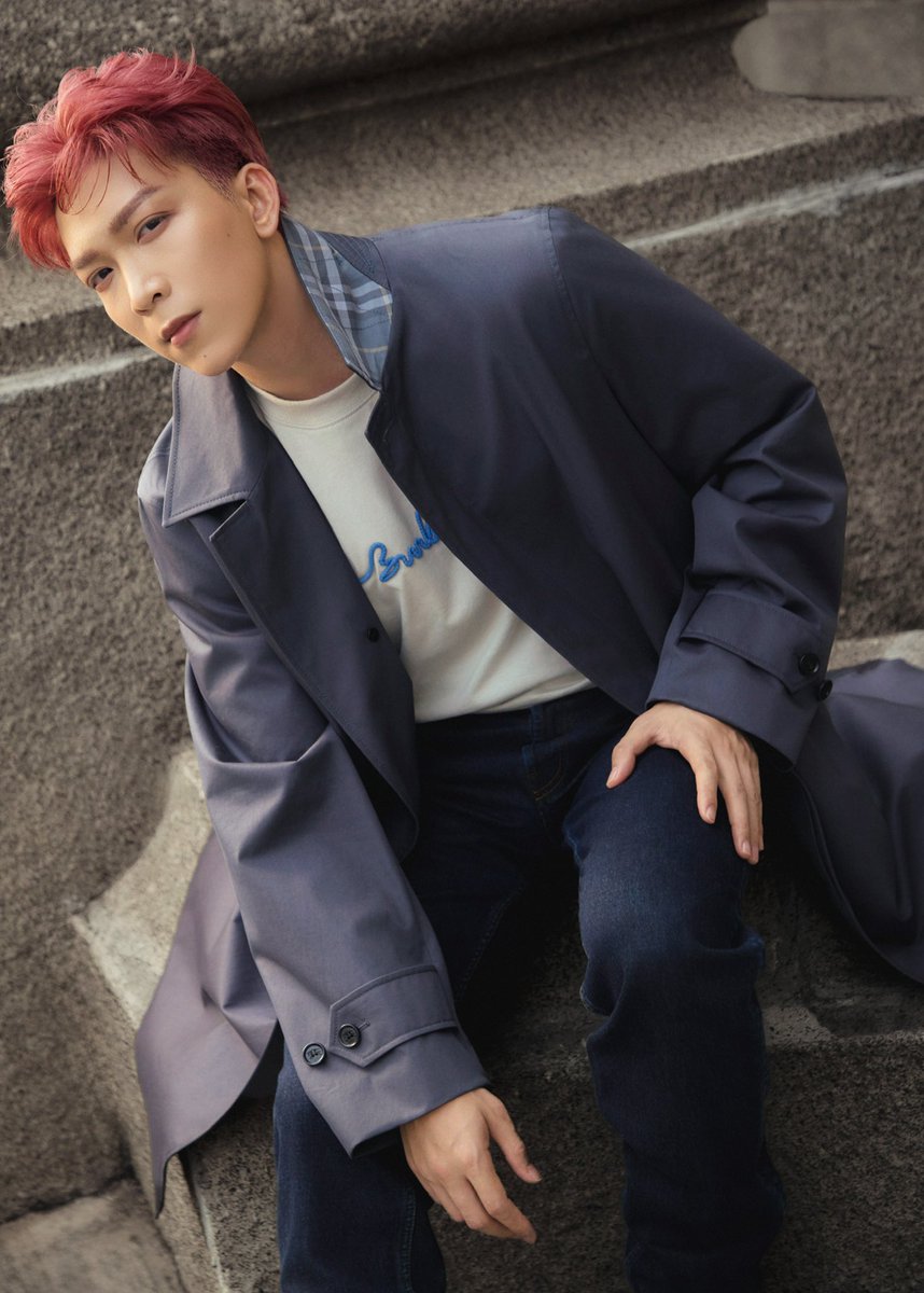 tangvuminhphuc's tweet photo. BURBERRY x TĂNG PHÚC

#TangPhuc  
#Burberry #LondonInLove
#ItsAlwaysBurberryWeather 
#dafc #dafc_vietnam https://t.co/O6ELX0ewAY
