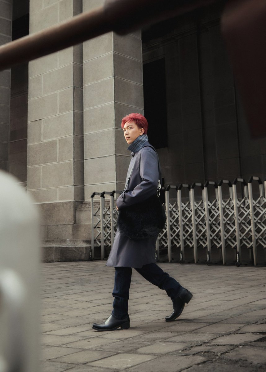 tangvuminhphuc's tweet photo. BURBERRY x TĂNG PHÚC

#TangPhuc  
#Burberry #LondonInLove
#ItsAlwaysBurberryWeather 
#dafc #dafc_vietnam https://t.co/O6ELX0ewAY