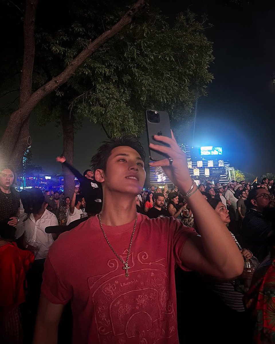 lyxylie's tweet image. coachella #day1 babies! ❤️‍🔥