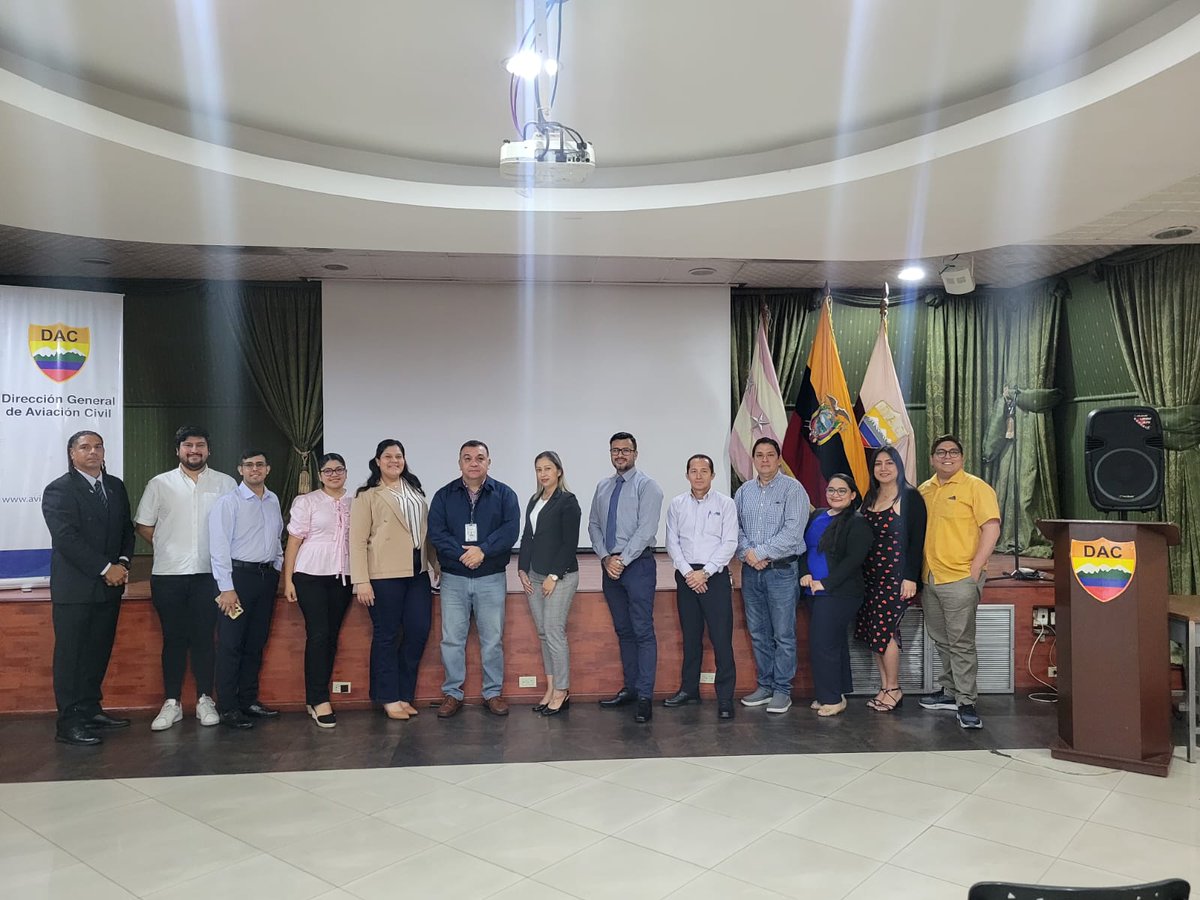 DGAC_Ecuador's tweet photo. La Escuela Técnica de Aviación Civil, #ETAC realizó la clausura del curso de Supervisores de Seguridad de la Aviación, dirigido al personal de @aerogalapagos, @Aeropuerto_GYE, ASC y Longport Security que se efectuó en la ciudad de Guayaquil. https://t.co/53xK2HBL3J