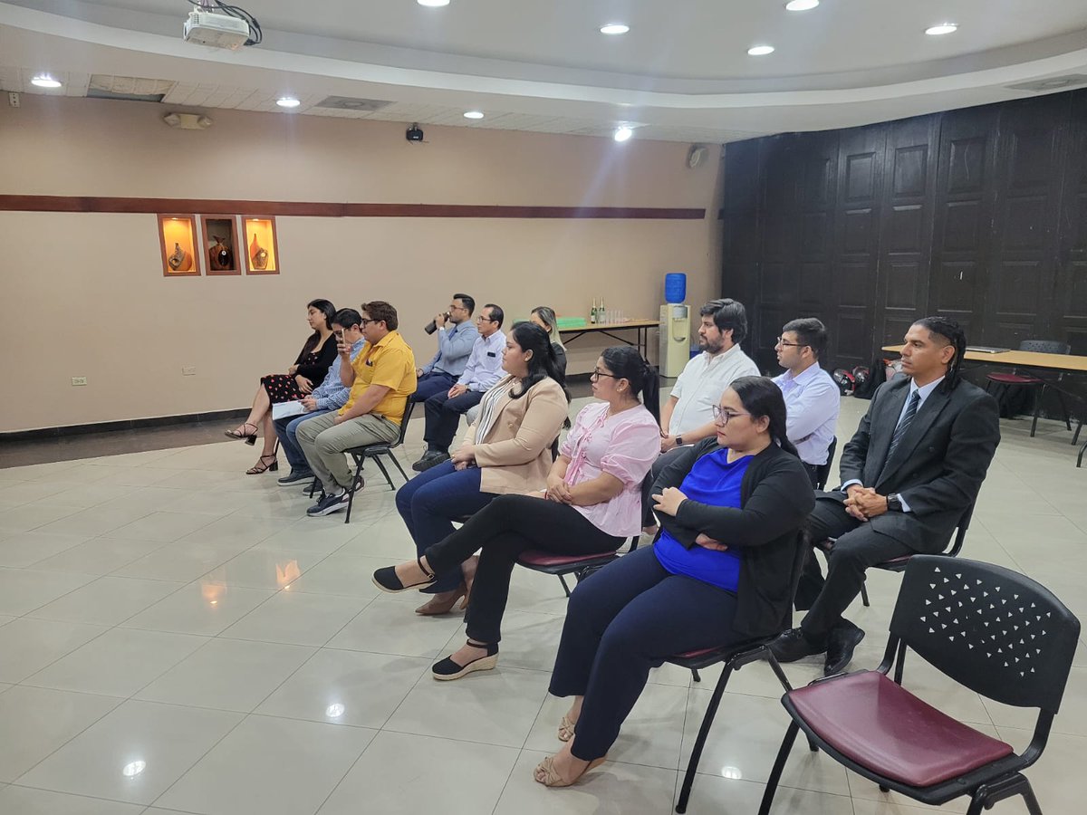 DGAC_Ecuador's tweet photo. La Escuela Técnica de Aviación Civil, #ETAC realizó la clausura del curso de Supervisores de Seguridad de la Aviación, dirigido al personal de @aerogalapagos, @Aeropuerto_GYE, ASC y Longport Security que se efectuó en la ciudad de Guayaquil. https://t.co/53xK2HBL3J