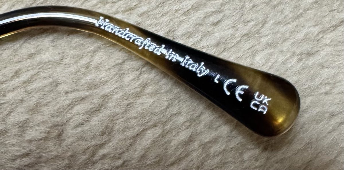 オリバーピープルズグレゴリーペックのテンプルエンドの刻印の違い！ 1 
