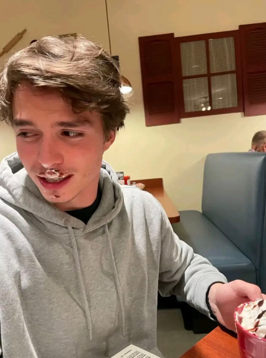 Alexa, play “Childish Things” by <a href="/Suite44/">Suite 44</a> 

📸 <a href="/CecileValcourt/">Cecile Valcourt</a>