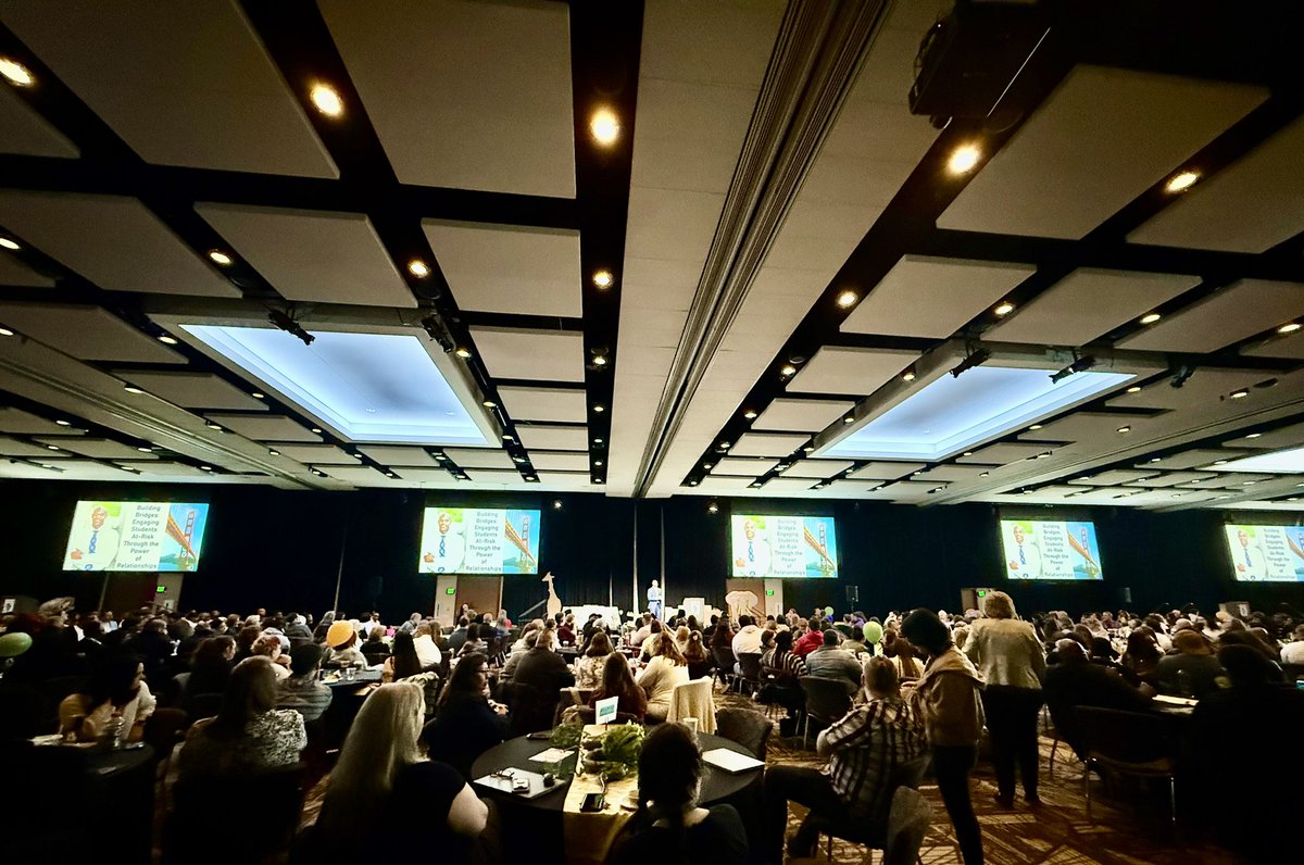 DrDonParker1's tweet image. “What comes from the ❤️ touches the ❤️” 
This group of over 1,000 educators works w/ students who have severe behavior problems. My prayer is that my keynote inspired them to never give up on their students so their students won’t give up on themselves. 
🙏🏽💪🏽❤️💯
#BuildingBridges