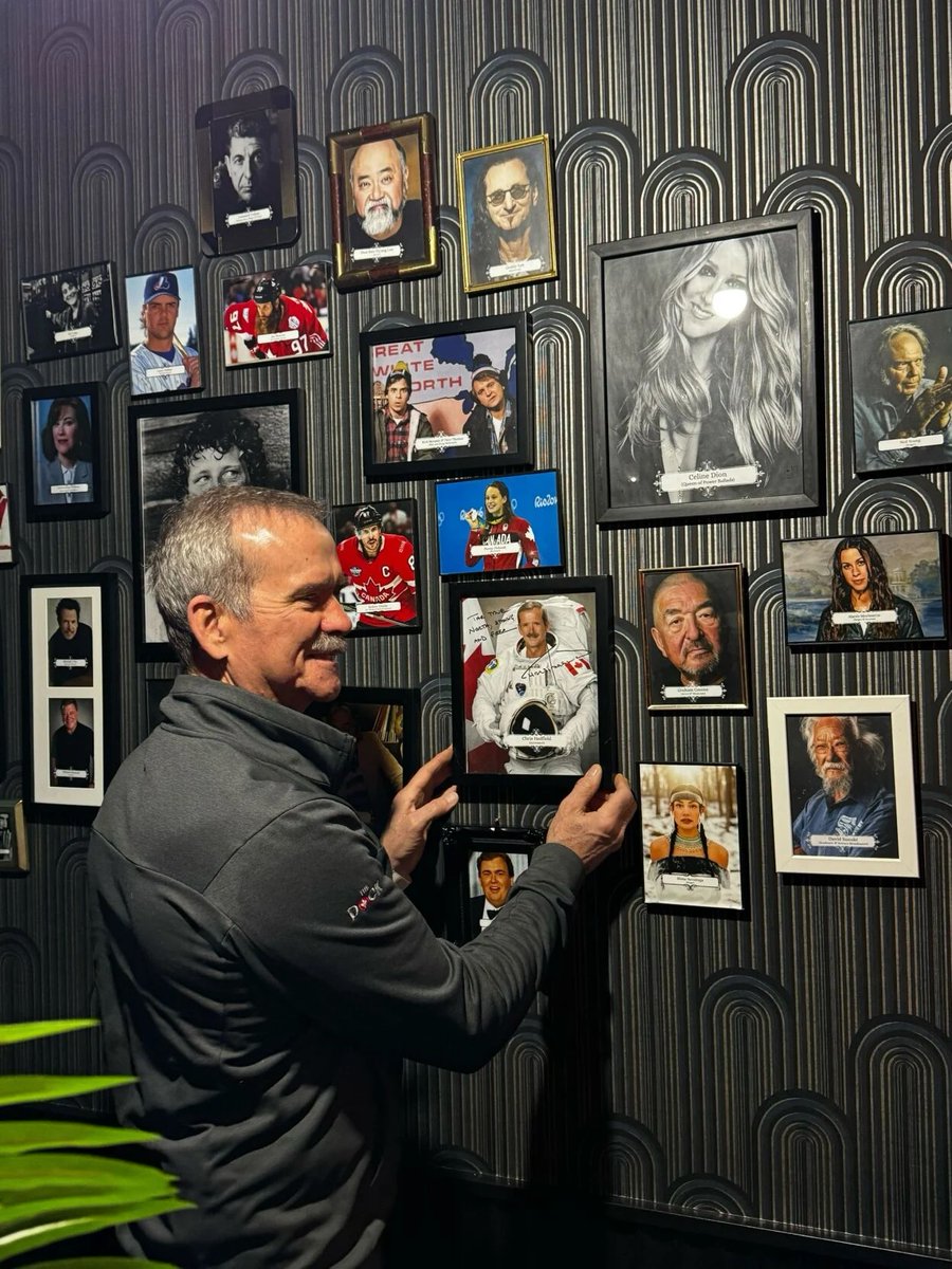 Chris Hadfield tweet media