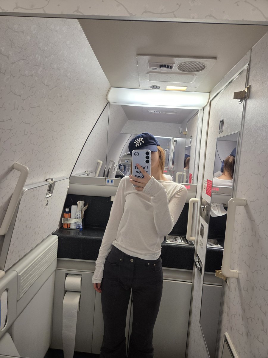 kimchaewonpics's tweet photo. weverse dm update ♡ https://t.co/W6Knq93ZDt
