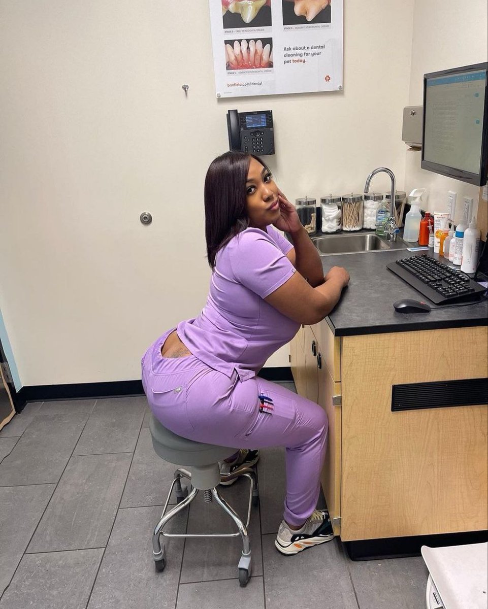 احتاج "موعد" عندها 🍑🖤