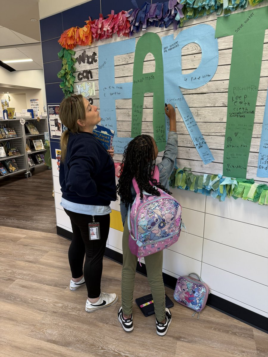 Sandi Yarbrough (@syarbrough_pk) on Twitter photo Interactive prep 4 earth day 🌎 our LITE <a href="/AikinEagles/">Aikin Eagles</a> Ms. Ingram is the best!! #WICOR #RISDbetheone #RISDbelieves Interactive prep 4 earth day 🌎 our LITE <a href="/AikinEagles/">Aikin Eagles</a> Ms. Ingram is the best!! #WICOR #RISDbetheone #RISDbelieves