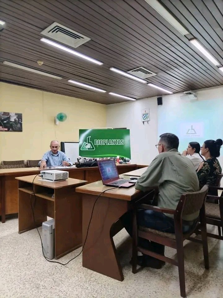 Se recibe en el Centro de Bioplantas, visita de trabajo del Ministerio de Educación Superior de la República de Cuba. En la reunión se discutió el plan de trabajo de la auditoría,  para ayudar al mejoramiento de la entidad con el control de los procesos realizados en el Centro.
