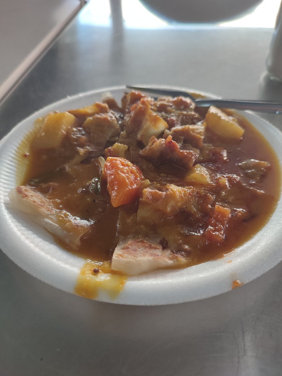 shfxghzli's tweet photo. Makin comei saiz roti canai zaman sekarang. Tak boleh lawan roti canai pesanjung. https://t.co/StCxaUP5FP