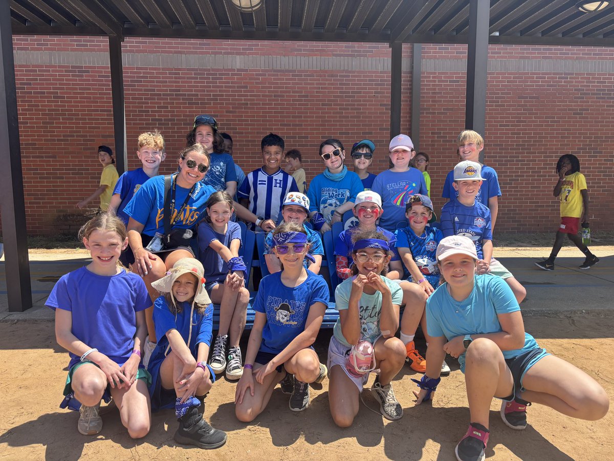 Miss Pellock ♡ tweet media