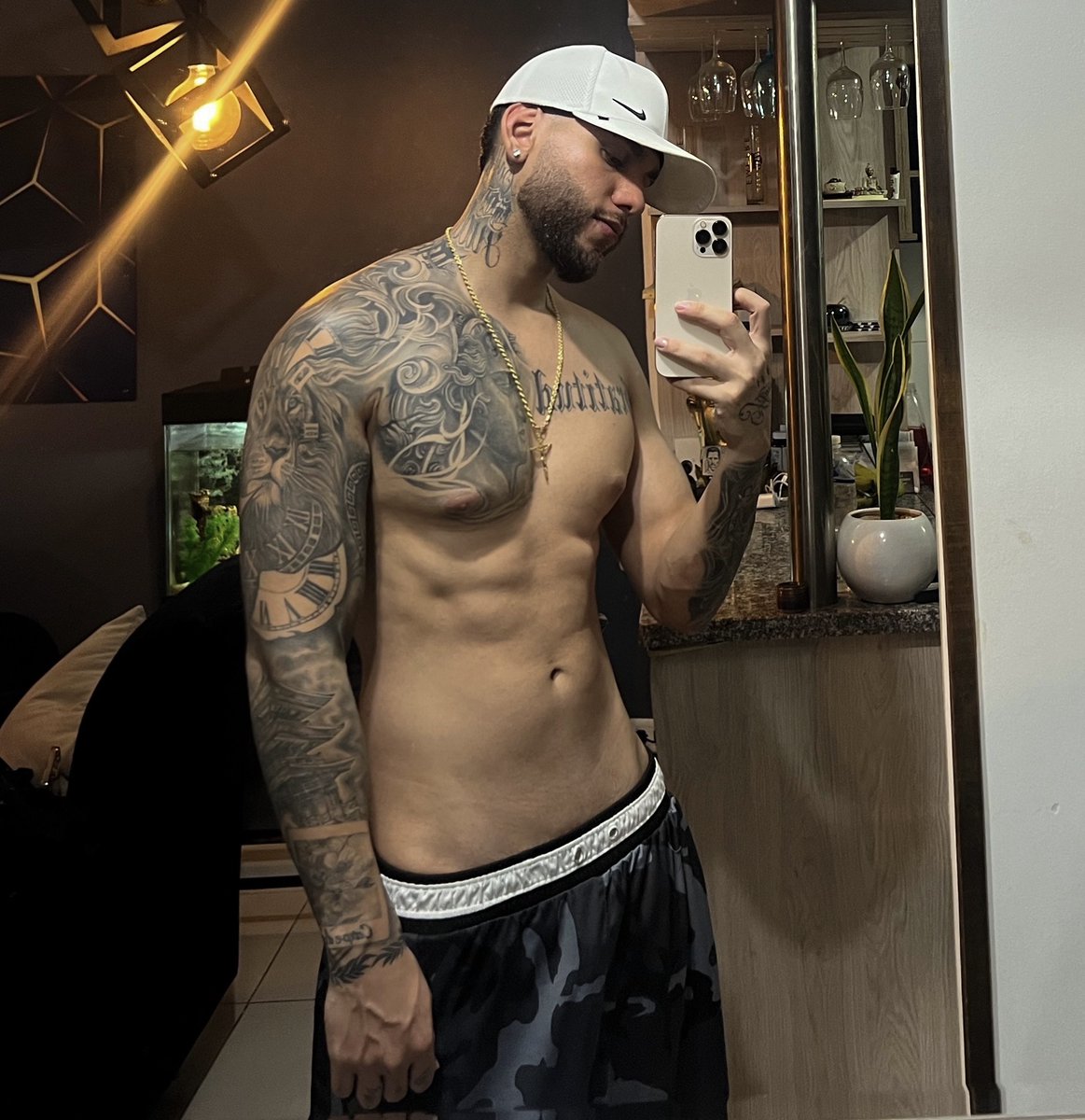 randyblueLIVE's tweet photo. Yeah, Iโd tap me too. Donโt be shy, zoom in. ๐๐ฆ #BuiltForSin #MirrorKnowsBest
@RCroy46
https://t.co/lAqulfmGz0 https://t.co/IgZu0hWciX