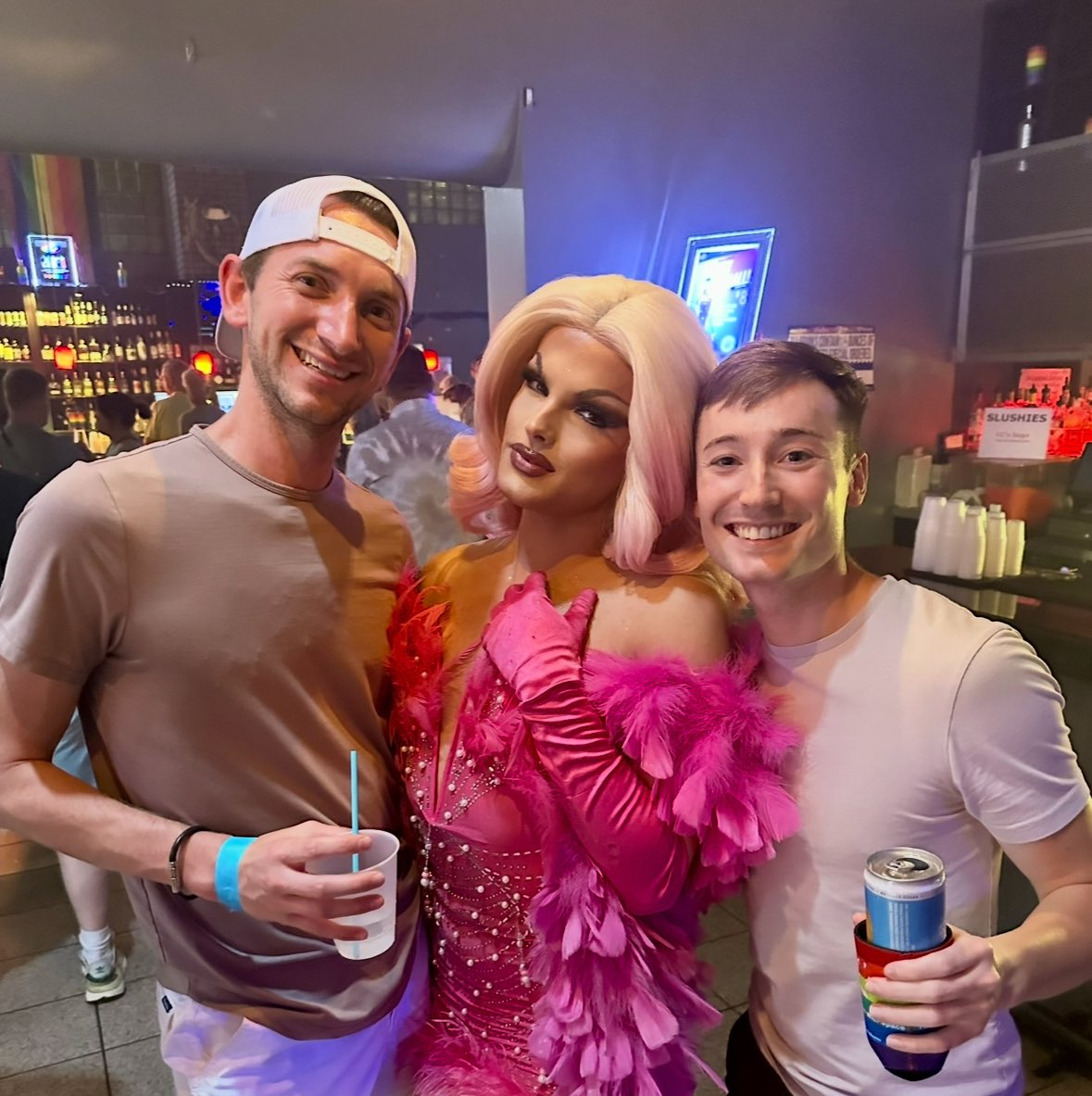 Garret__white's tweet photo. @samstarqueen BRING THAT CROWN HOME!!! #rupaulsdragrace #dragrace #teamsamstar https://t.co/w7c2rBXeuc