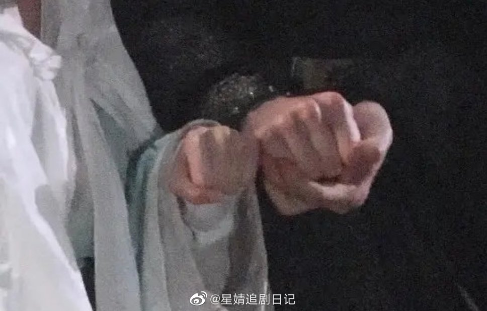 fandoestrans's tweet photo. Did someone say size difference? 🤭🤭🤭👀👀👀

#LiuYuning #SongZuer
#ThePrisonerOfBeauty 🔜🤞 https://t.co/Sb0AGGr1E5