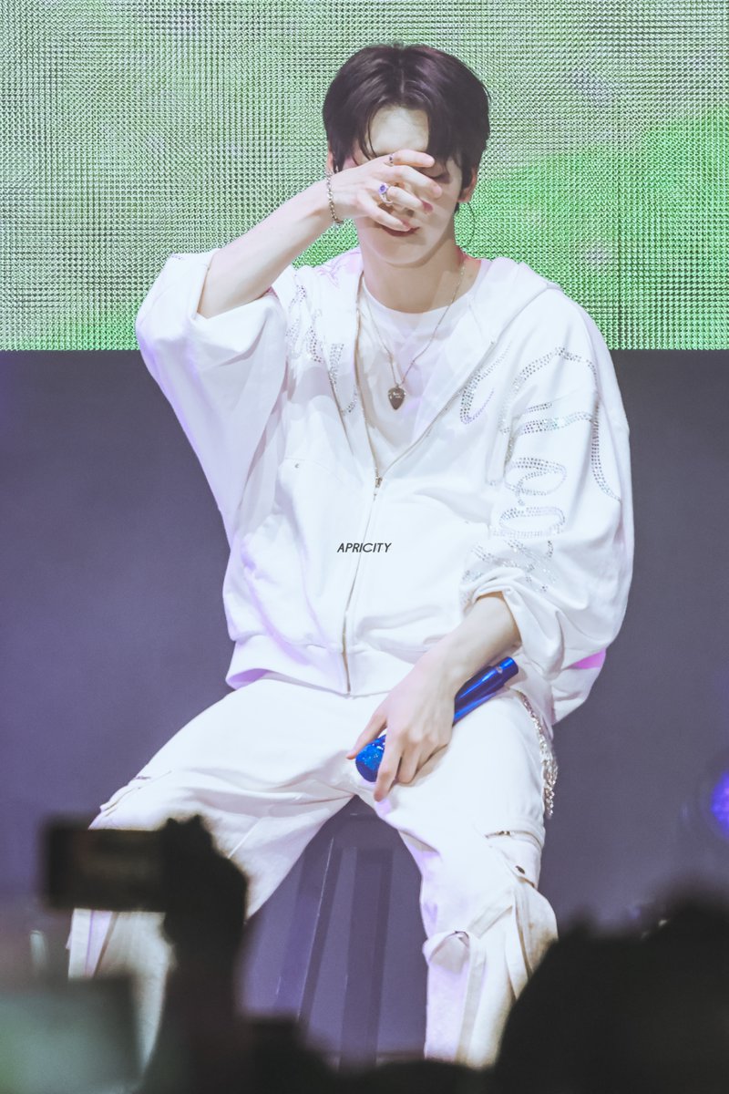 𝘼𝙥𝙧𝙞𝙘𝙞𝙩𝙮• tweet media