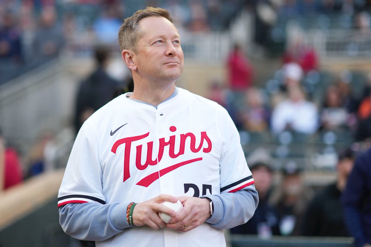 Minnesota Men's Basketball (@gophermbb) on Twitter photo Right down the middle ⚾️
<a href="/coachNikoMedved/">Niko Medved</a> throws the first pitch at the <a href="/Twins/">Minnesota Twins</a> game! Right down the middle ⚾️
<a href="/coachNikoMedved/">Niko Medved</a> throws the first pitch at the <a href="/Twins/">Minnesota Twins</a> game!