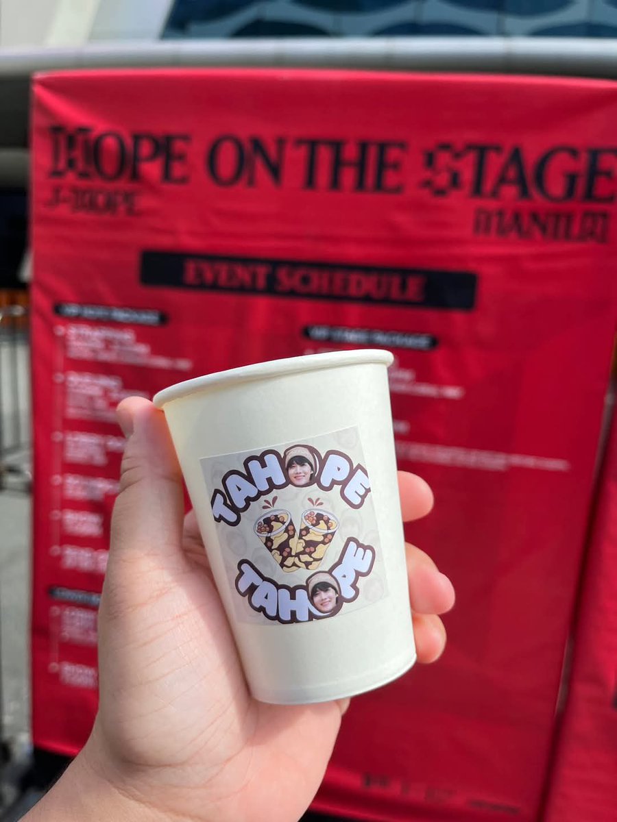 armyyahph's tweet photo. WE’RE HERE AT STRAPPING AREA, Pacific Drive. In front of Funhan Mart 💜

Get your free #taHOPEEEEEEE (Free Taho) 💜 (until supplies last only. Let’s go 💜

#HOPE_ON_THE_STAGE_TOUR_Manila #TheHOPEproject https://t.co/XQE2MmhL8d