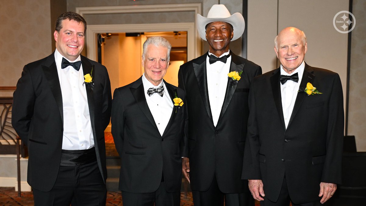 steelers's tweet image. Tonight, members of the Super Bowl IX team were honored at the @MelBlountYLI annual celebrity roast for the 50th anniversary of the team's first Super Bowl.

📝: bit.ly/42mZgtX