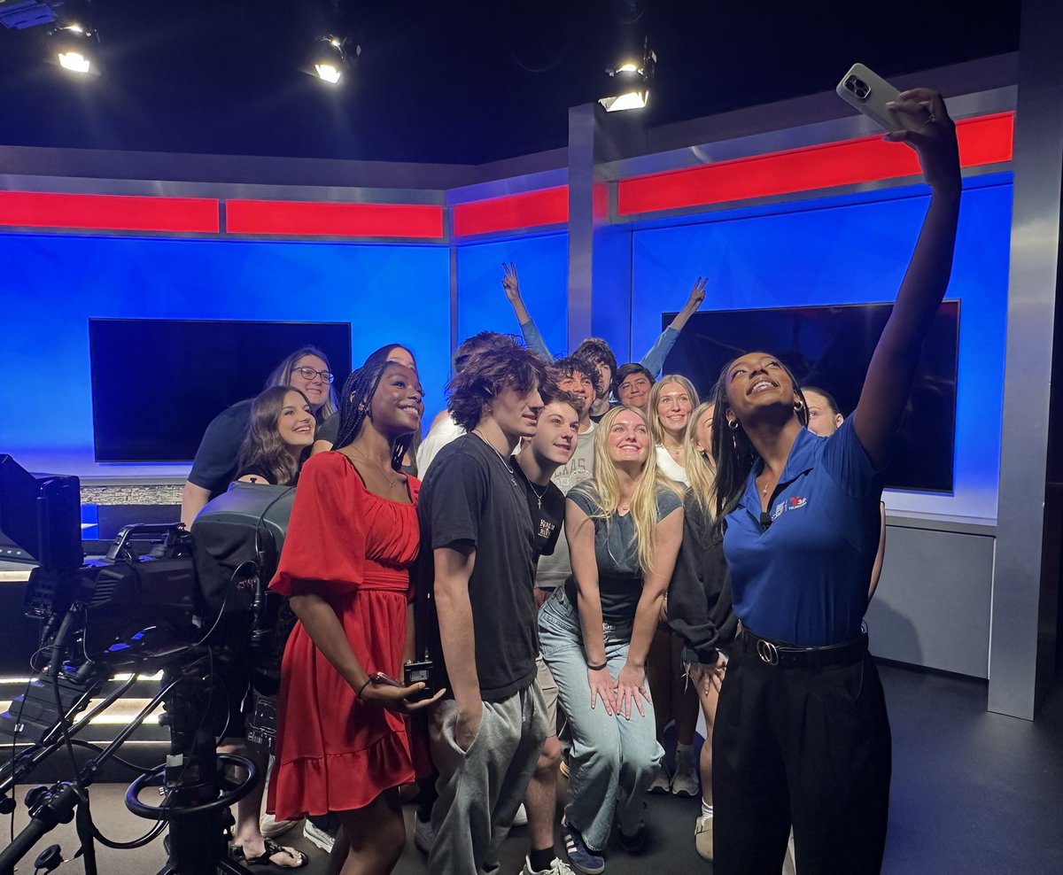 NHSTexans's tweet image. So awesome to have NBC5 Meteorologist and NHS Alumni, Ryann Jones, in our NHSTV studio today! #Flagship #partoftheshippartofthecrew #OnceATexanAlwaysATexan