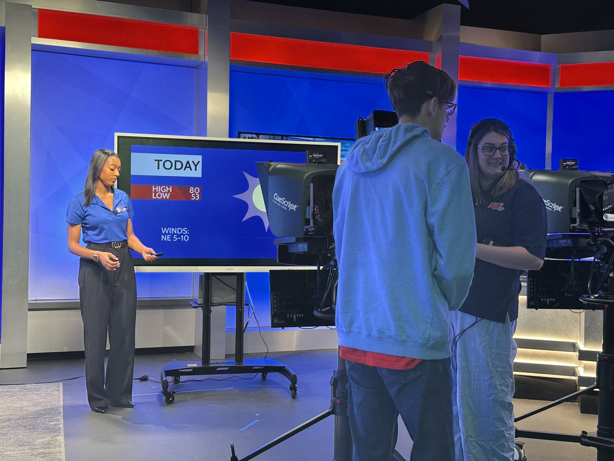 NHSTexans's tweet image. So awesome to have NBC5 Meteorologist and NHS Alumni, Ryann Jones, in our NHSTV studio today! #Flagship #partoftheshippartofthecrew #OnceATexanAlwaysATexan