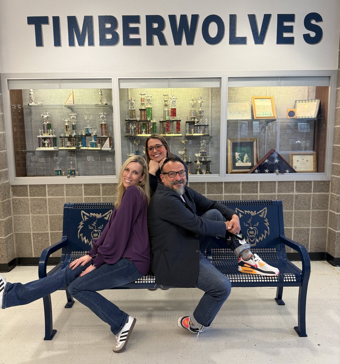 NEISD_Reyes's tweet photo. Thanks to a dream team of Assistant Principals Michael Gonzalez &amp; Rachel Woodworth who partner with Academic Dean Kristen Aceves 👏🏼

They lead with love for students, parents &amp; staff.  The Den is the best place with them in it 💙
@TejedatW
#RootEdTejeda @Only1MrG @RwoodwNEISD https://t.co/2W9GiWrM17