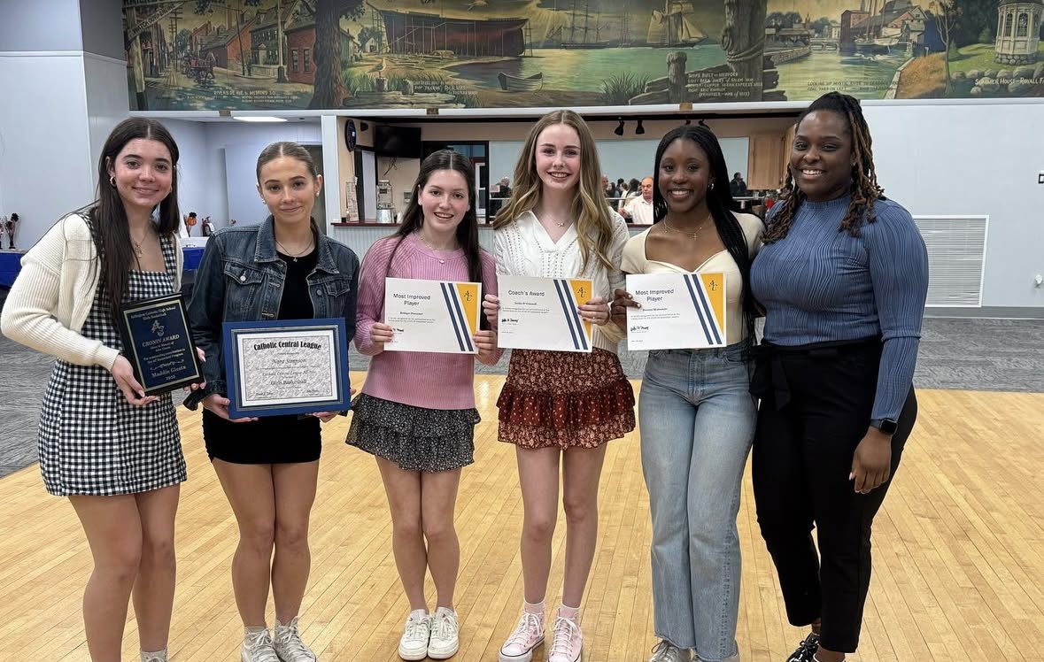 AC_Athletics's tweet photo. AC Girls Basketball celebrated their season with their banquet recently 🏀 Congrats to all the players on a great season! #WeAreAC #GoCougars #RollCougs #RCAB #OneCommunityOneSchool #RigorousCurriculum #FaithBased #CatholicSchool #CatholicEducation #ArlingtonMA #WalkHumblyWithGod https://t.co/C5KaboY6BM