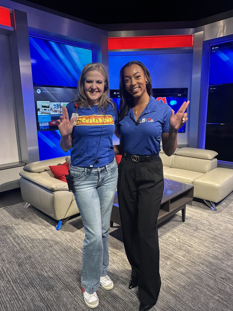 NHSTexans's tweet image. So awesome to have NBC5 Meteorologist and NHS Alumni, Ryann Jones, in our NHSTV studio today! #Flagship #partoftheshippartofthecrew #OnceATexanAlwaysATexan