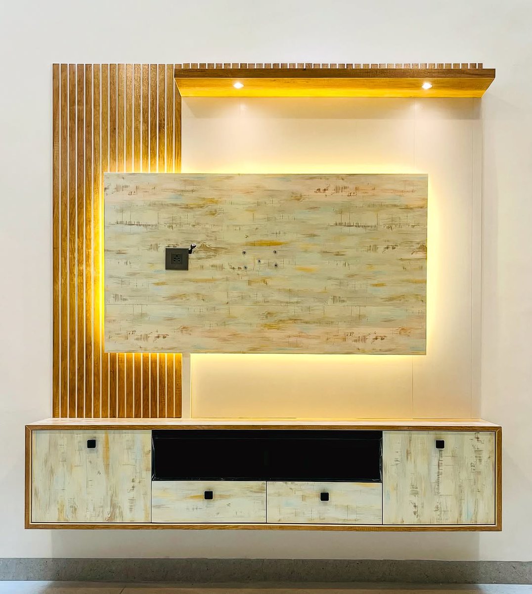 realplast_'s tweet photo. Realplast 
TV Unit furniture Design ♥️ 
.
.
#tvunit #interior https://t.co/J3oWh70wDJ