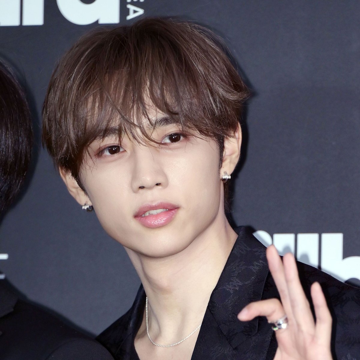 本日4月12日はTHE BOYZ #ソヌ の誕生日💫 ラジオDJから「AMIRI」の