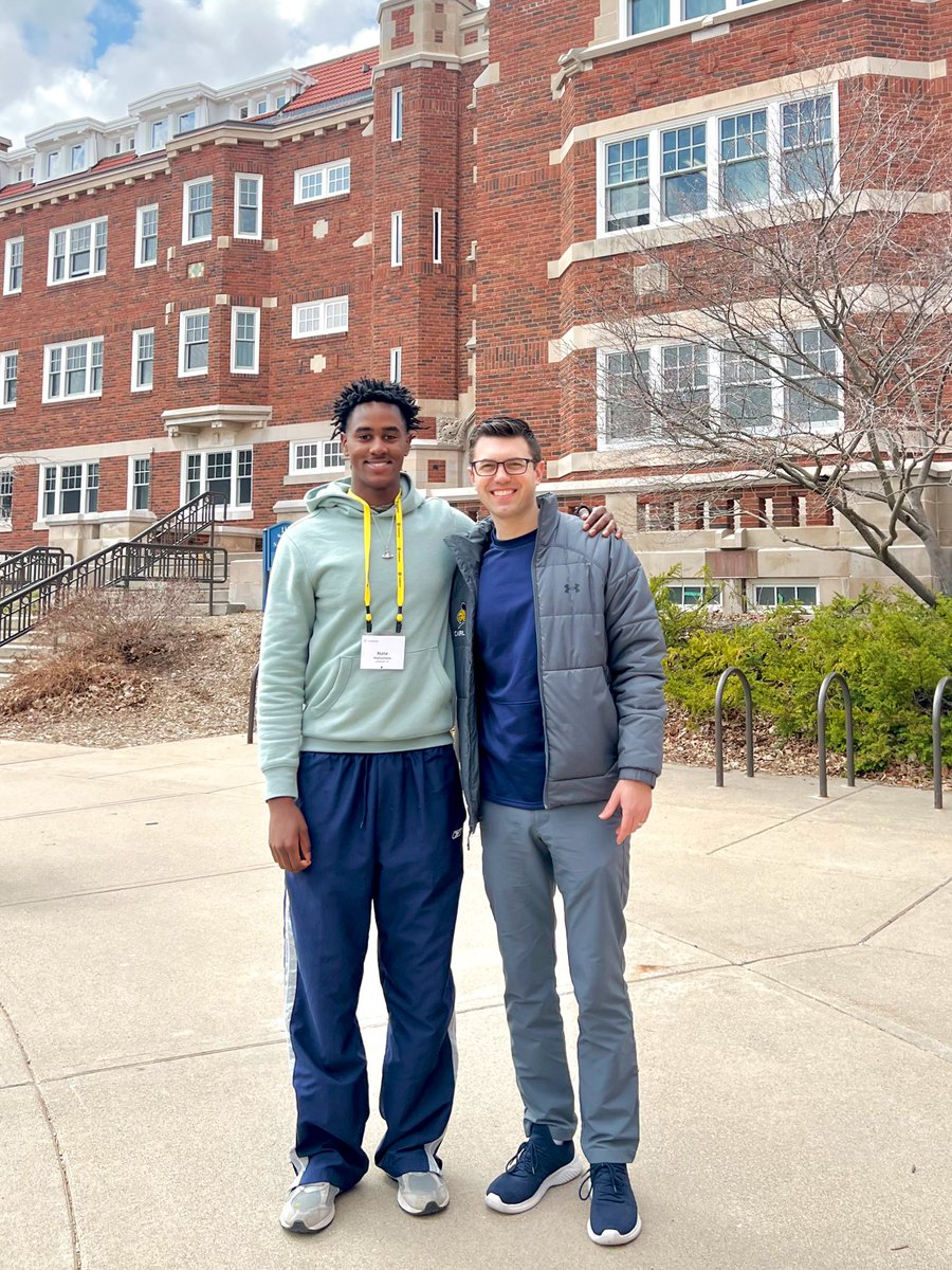 natevernell_'s tweet photo. Thanks for having me Coach Grey! Great meeting with you! @carletonmbball https://t.co/RU2HioZL19